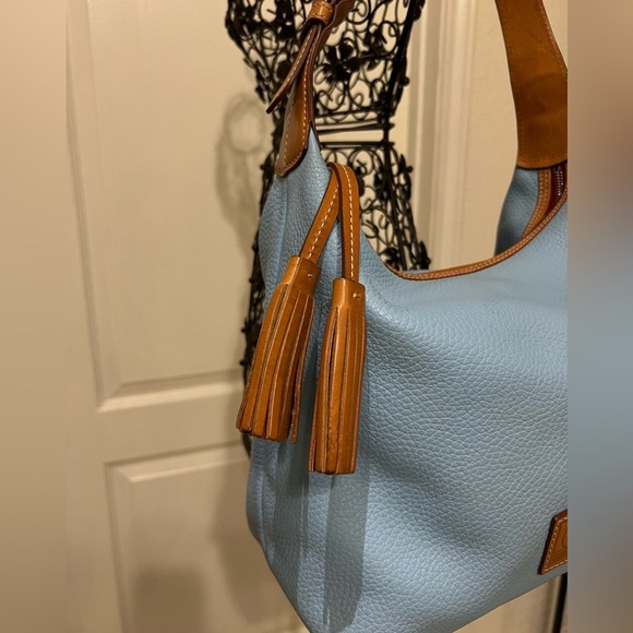 Dooney & Bourke - Picture 9 of 10